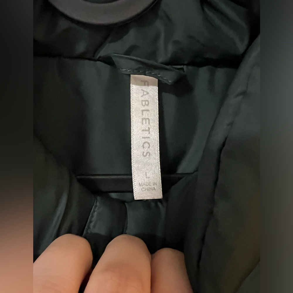 Fabletics puffer jacket - Picture 2 of 6